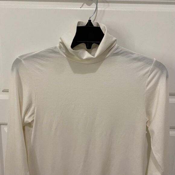 Uniqlo Women's Long Sleeve Heattech Turtleneck Top. White. Large. Comfy, Casual - Picture 3 of 11